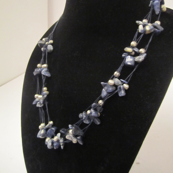 Blue Sodalite Nugget Strung Bead Necklace AVON EUC - Picture 4 of 5